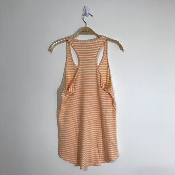 ❗️🏋️‍♀️ Nike Striped Dry Fit Tank Top - Picture 4 of 4